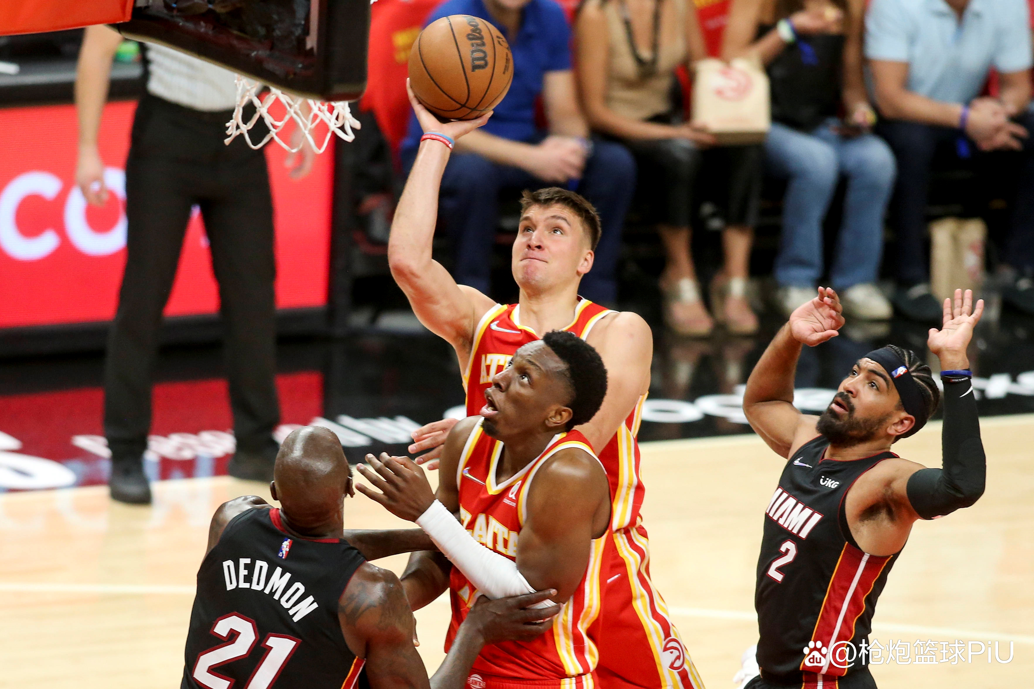 半岛体育登录入口-热火队内线球员不敌对手强大阵容