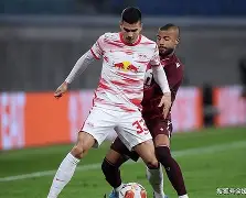 半岛体育登入-关于沙尔克主场马失前蹄，迅速调整战术的信息